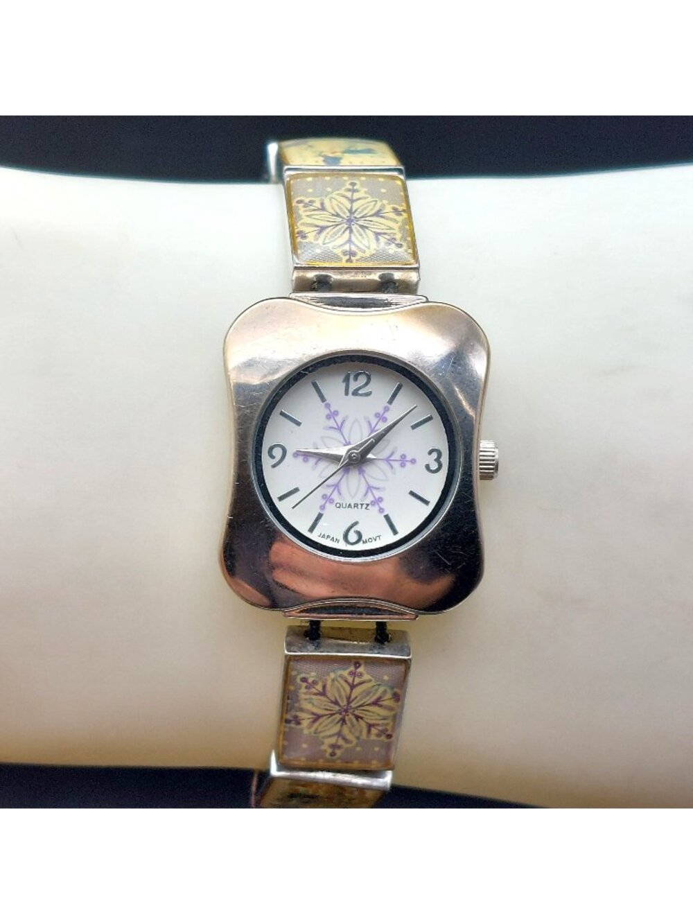 Vintage Accutime A603-102 Polar Bear Snowflake Stretch Watch New Battery Works